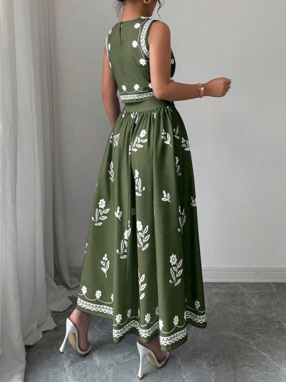 Boho Floral Print Sleeveless Crop Top Maxi Skirt Set - Picture 6 of 7